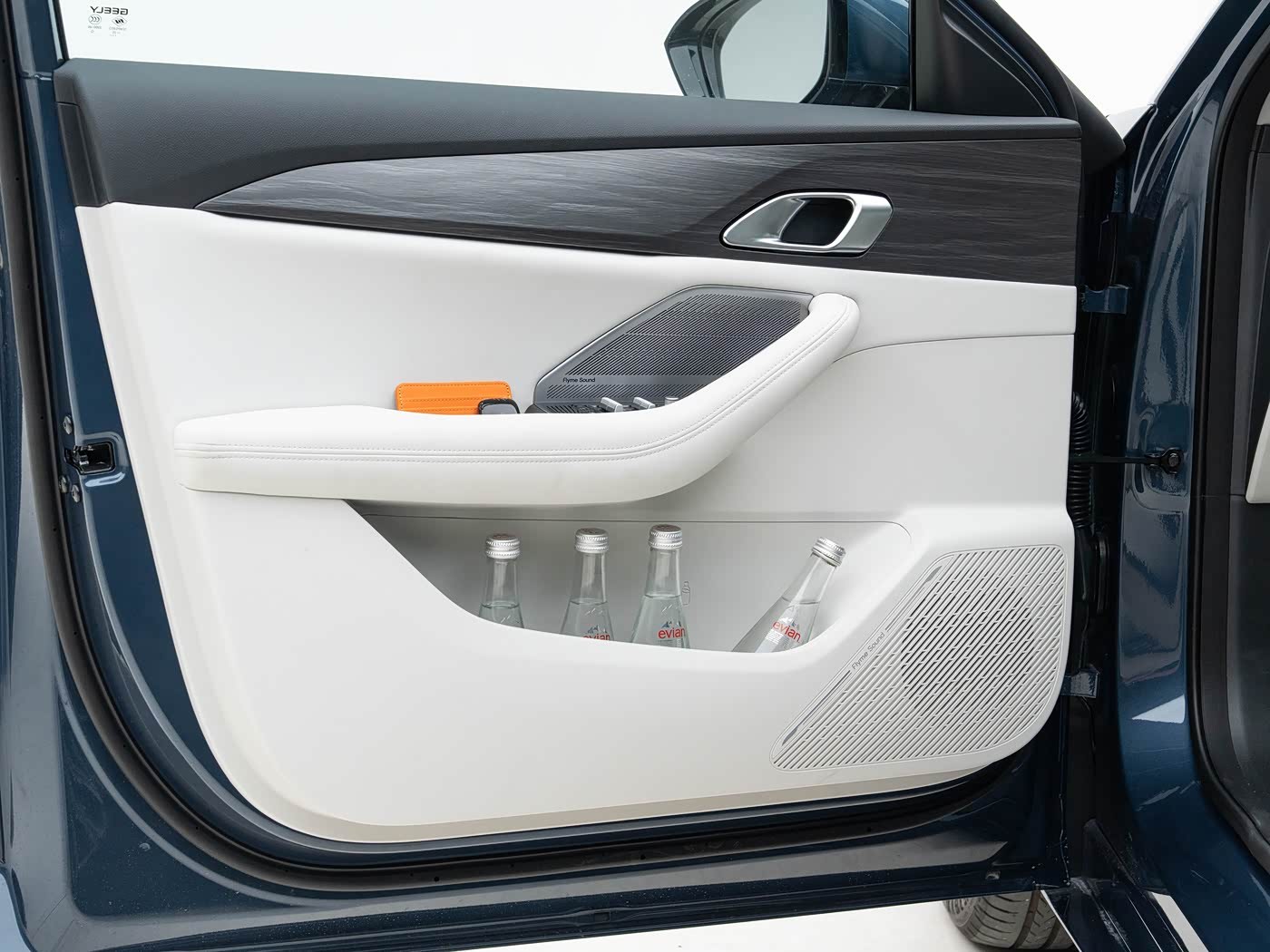 Geely Galaxy A7 EM — дверь и аудиосистема Flyme Sound