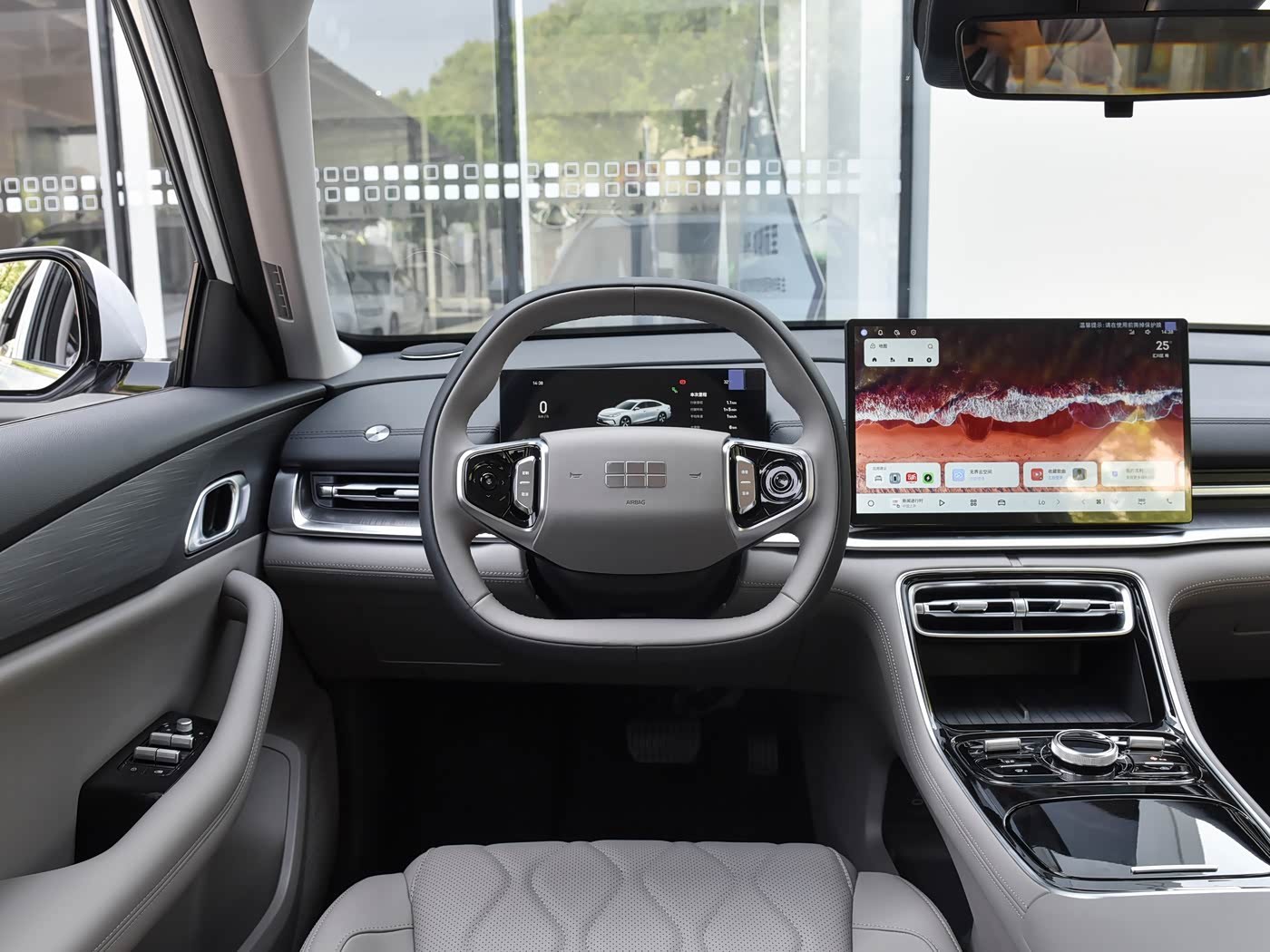 Geely Galaxy A7 EV — руль и центральный экран
