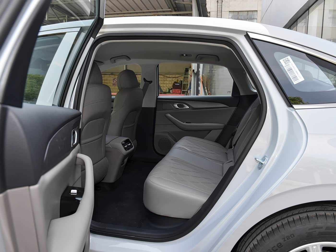 Geely Galaxy A7 EV — задний ряд сидений