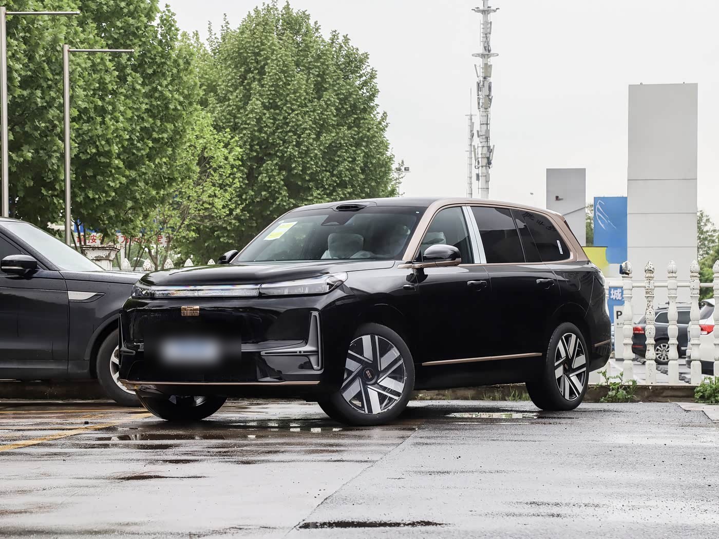Geely Galaxy M9 — перёд три четверти