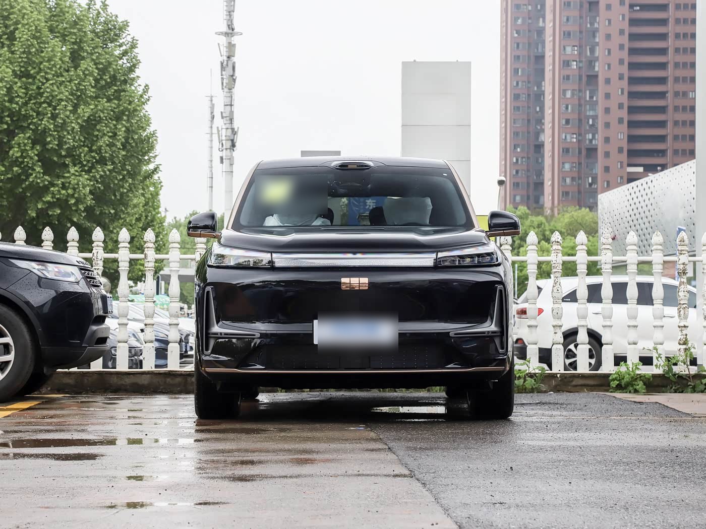 Geely Galaxy M9 — вид спереди