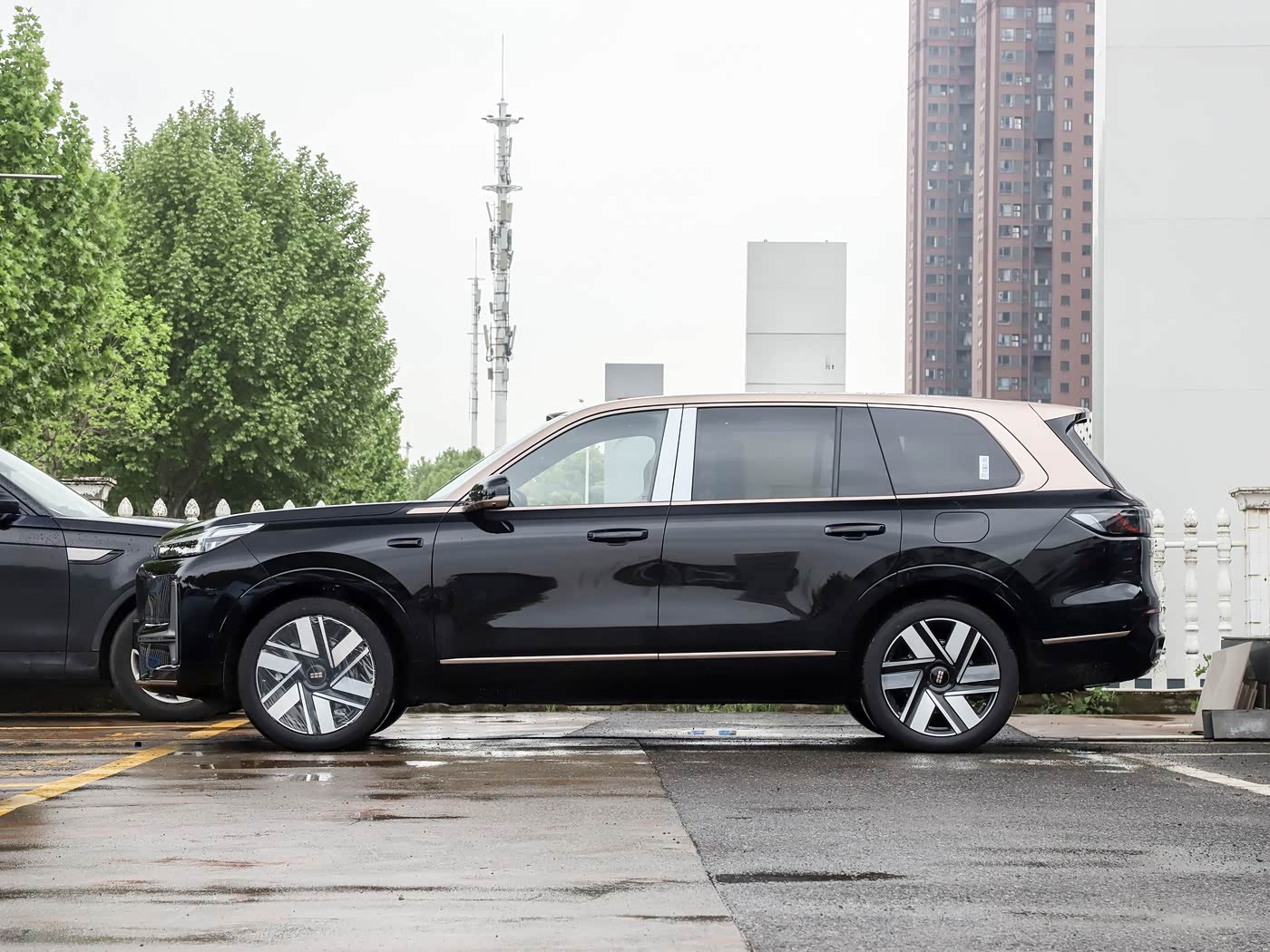 Geely Galaxy M9 — профиль слева