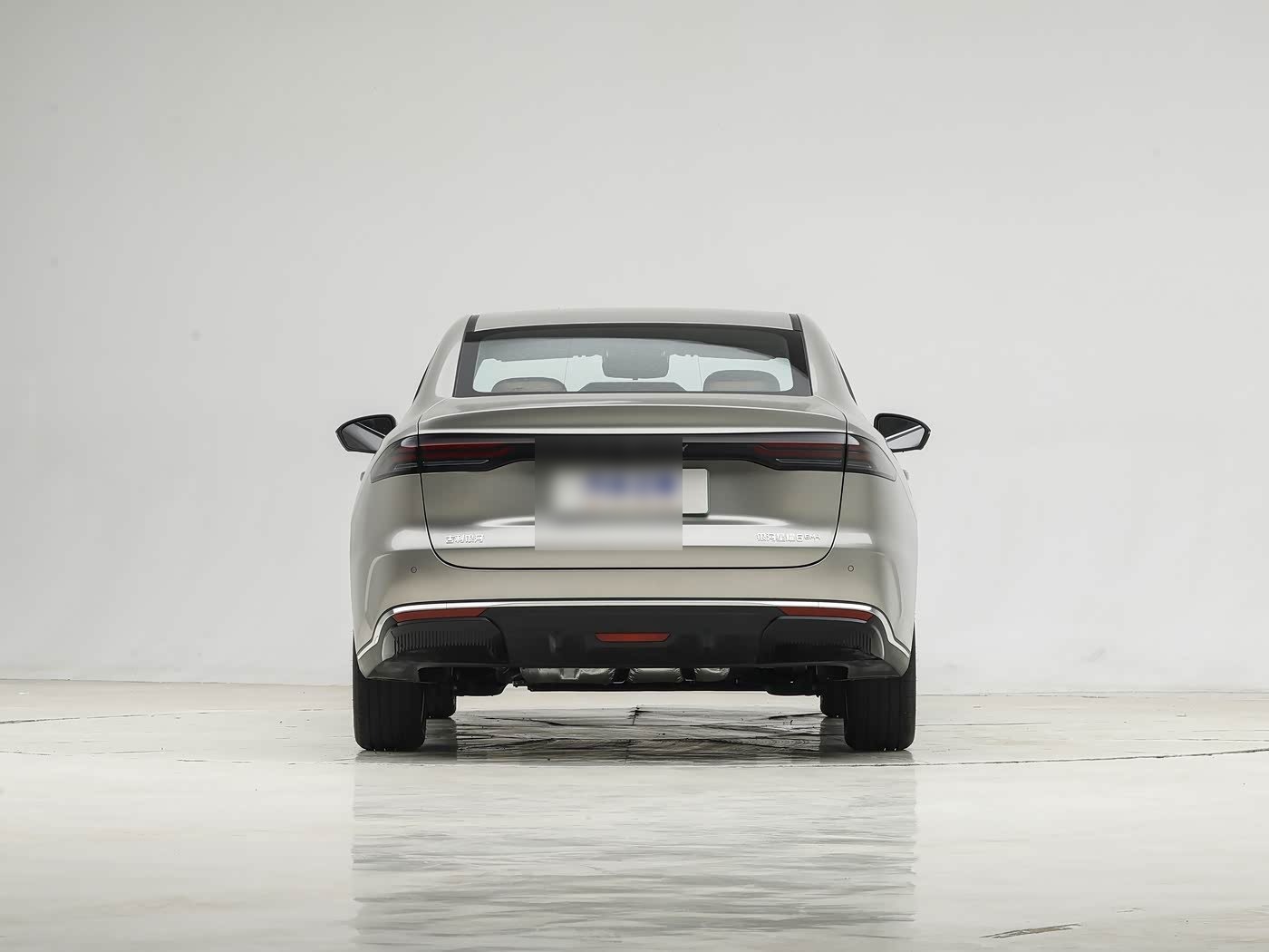 Geely Galaxy Starshine 6 — профиль справа