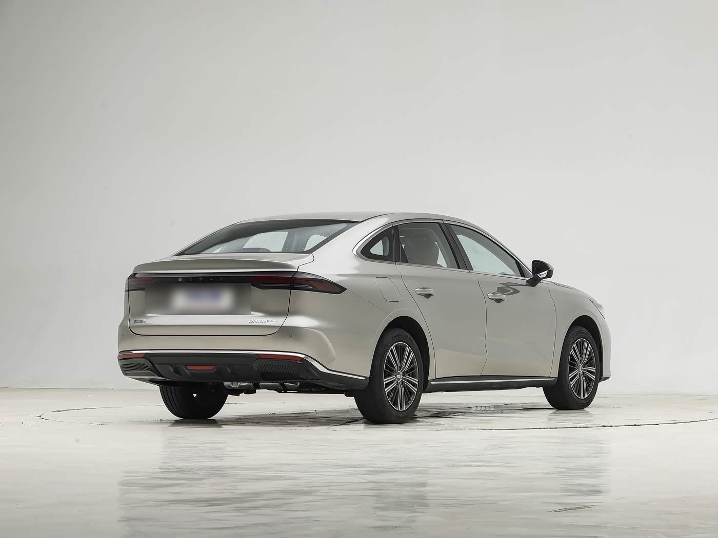 Geely Galaxy Starshine 6 — задняя часть