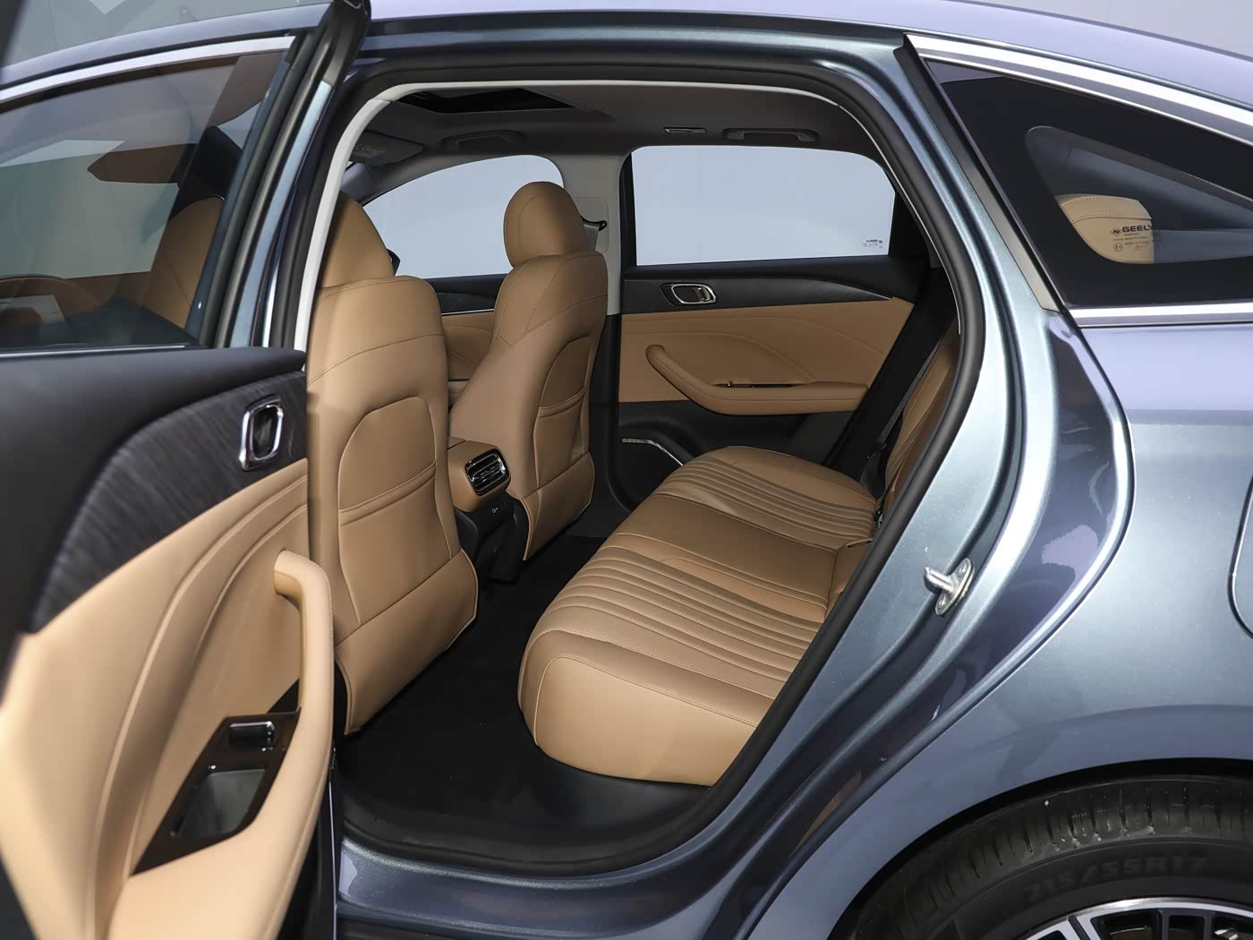 Geely Galaxy Starshine 6 — задний ряд сидений